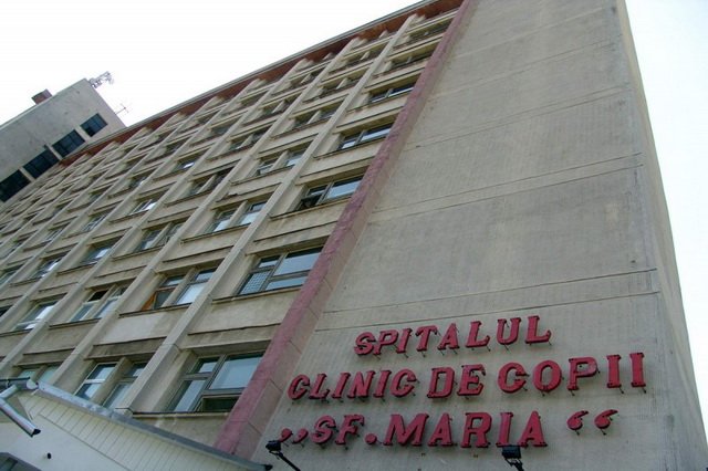  Spitalul Sf. Maria, în centrul unui scandal cu doi bebeluși gemeni morți. Părinții au făcut plângere
