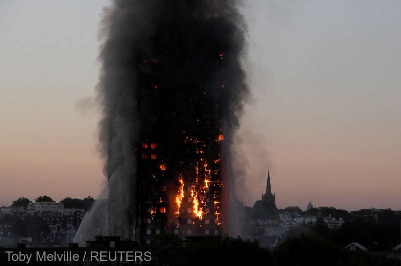  Anchetă: Pompierii din Londra ar fi putut salva o parte din cele 71 de persoane decedate în incendiul Grenfell Tower