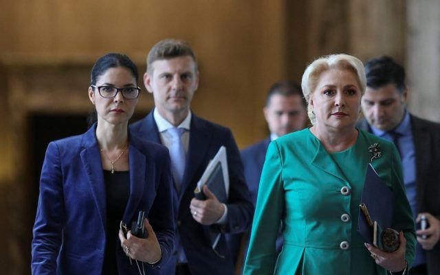  Şefa PSD o ironizează pe Ana Birchall, fostul ministrul al Justiţiei: face parte din staff-ul de campanie al domnului Iohannis