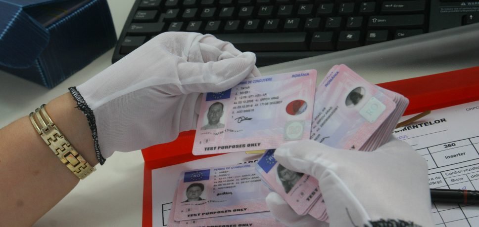  Un tânăr şi-a încercat norocul în traficul din Iași cu un permis grecesc fals
