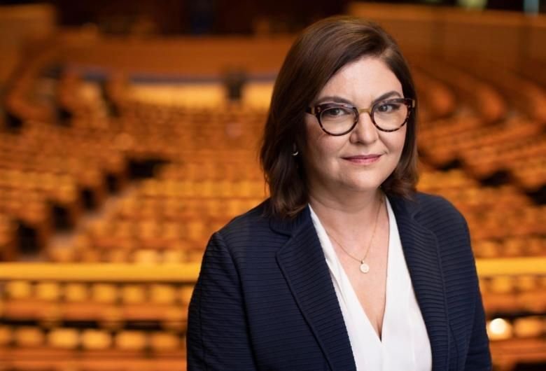  Adina Vălean va fi investită astăzi în funcţia de comisar european