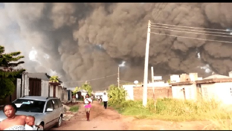  VIDEO Un pastor a confundat apa sfințită cu benzina și a provocat un incendiu și explozia unui gazoduct
