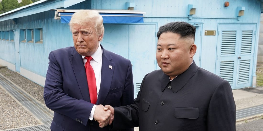  Trump: Kim Jong Un este prea inteligent şi are mult prea mult de pierdut, de fapt totul, dacă acţionează ostil