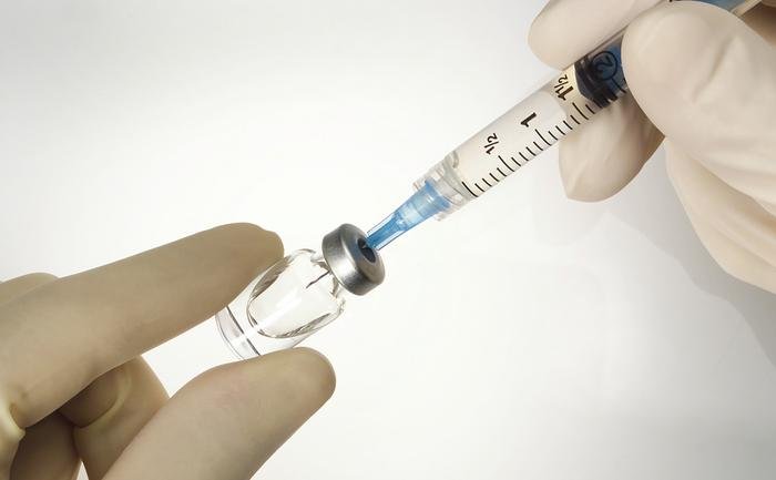  Medici: Ar trebui să ne vaccinăm din 10 în 10 ani, nu doar în copilărie