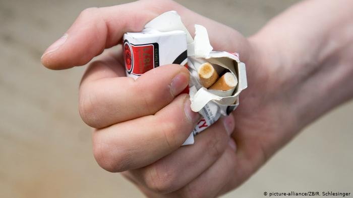  Numărul fumătorilor de sex masculin a scăzut pentru prima dată pe plan mondial