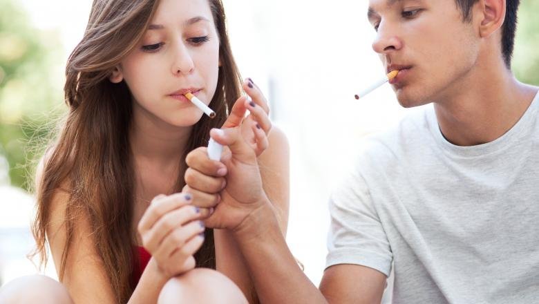  Statele Unite au interzis vânzarea tutunului tinerilor sub 21 de ani