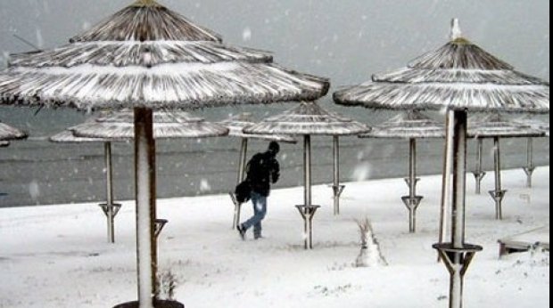  Atenţionare de călătorie a MAE: Lapoviţă, ninsori, ploi abundente şi vânt puternic, în Grecia