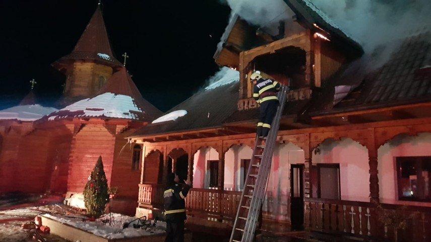  Incendiul de la mănăstirea de maici Petru Vodă, provocat de coşul de fum