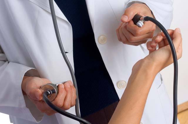 Măsură radicală luată împotriva medicilor ce racolează la serviciu clienţi pentru cabinetele lor private