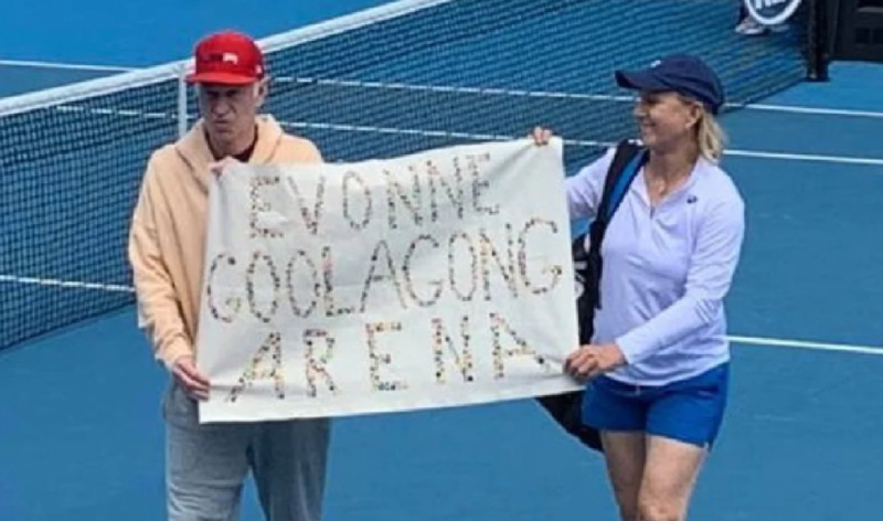  Navratilova şi McEnroe şi-au cerut scuze pentru că au încălcat protocolul protestând la Australian Open