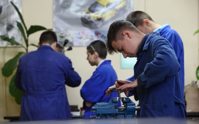  Şcolile încep deja să-i pregătească pe viitorii angajaţi ai fabricilor din Iași