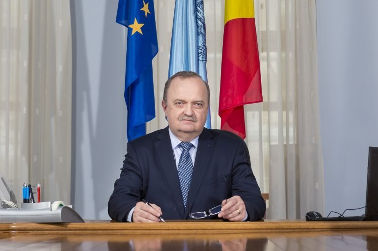  Ministerul l-a confirmat în funcţie pe Viorel Scripcariu ca rector al UMF