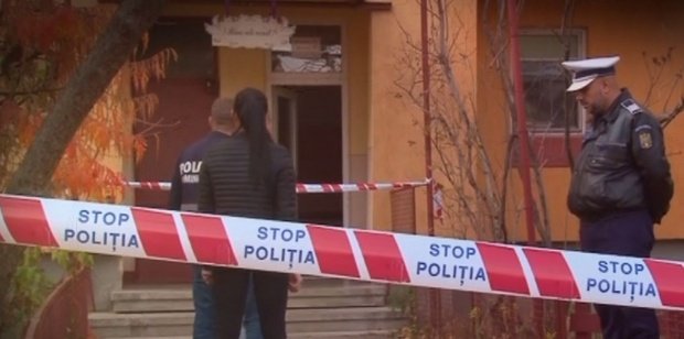  O femeie din Bacău și-a ucis vecinul și l-a ținut o săptămână pe balcon