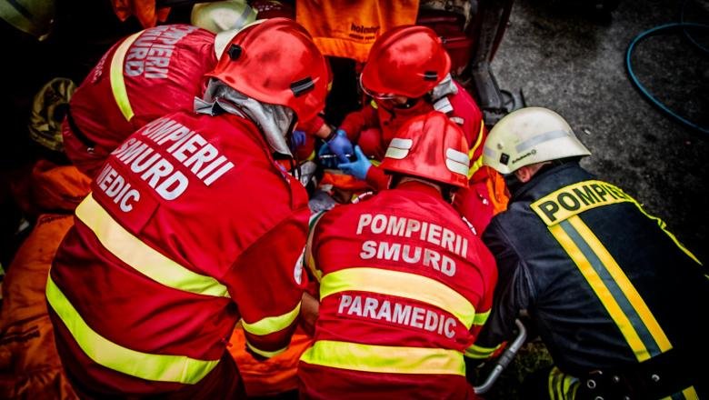  Sibiu: Doi morţi şi doi răniţi, după ce două maşini s-au ciocnit pe un drum judeţean