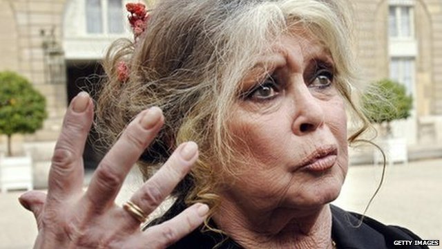  Brigitte Bardot, despre Băsescu: „Un tiran care nu se gândeşte decât să ucidă. S-o crede pe vremea lui Ceauşescu!”