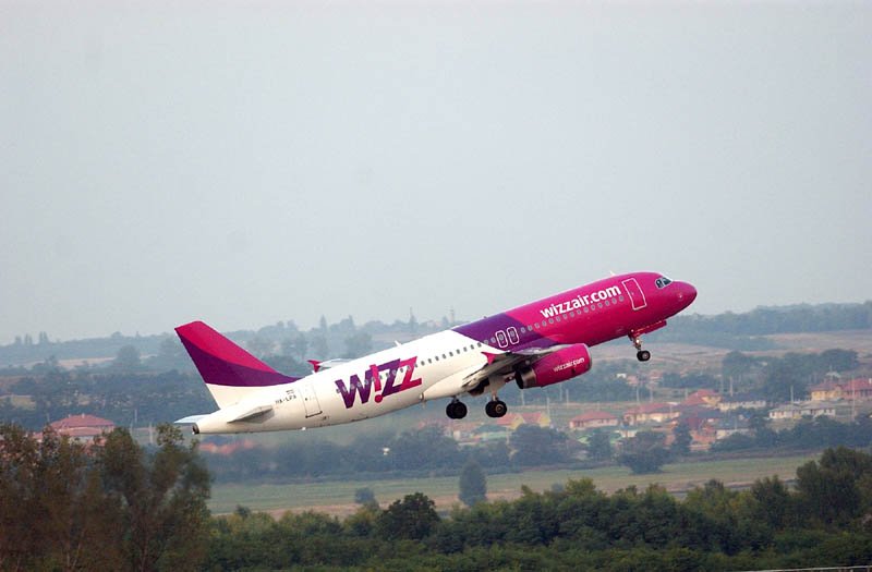  Wizz Air suspendă toate zborurile din Iaşi spre nordul Italiei