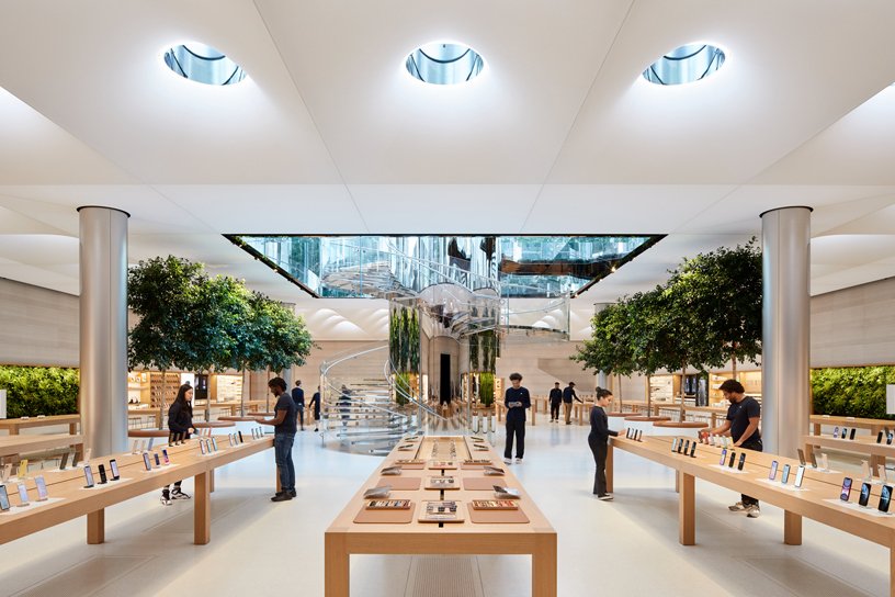  Apple închide toate magazinele din Italia