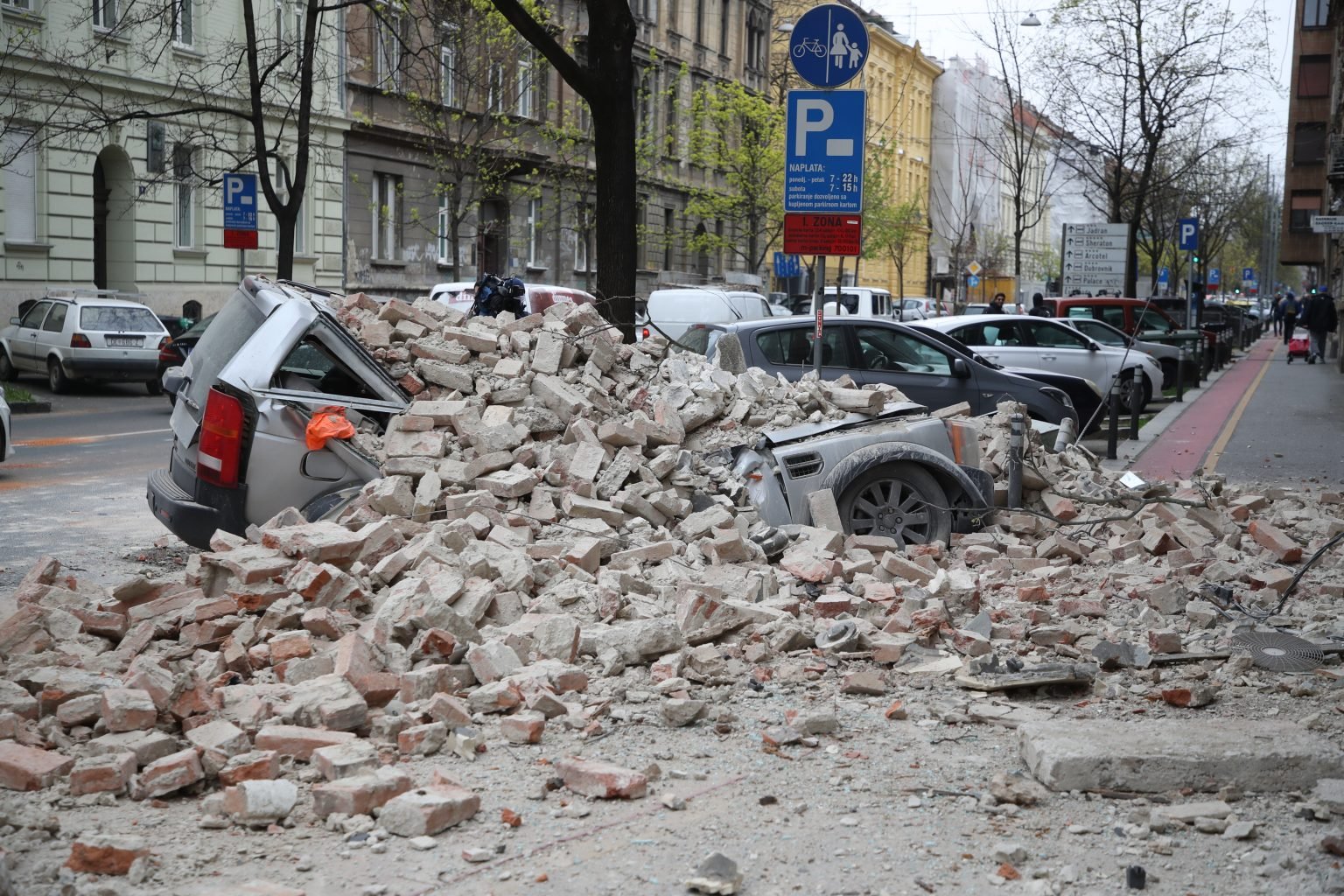  FOTO: Croația, zguduită de două cutremure duminică dimineață. Pagube în Zagreb