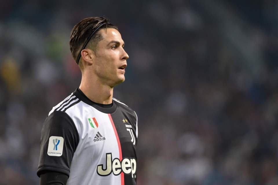  Cristiano Ronaldo donează cinci ventilatoare medicale spitalelor din Madeira