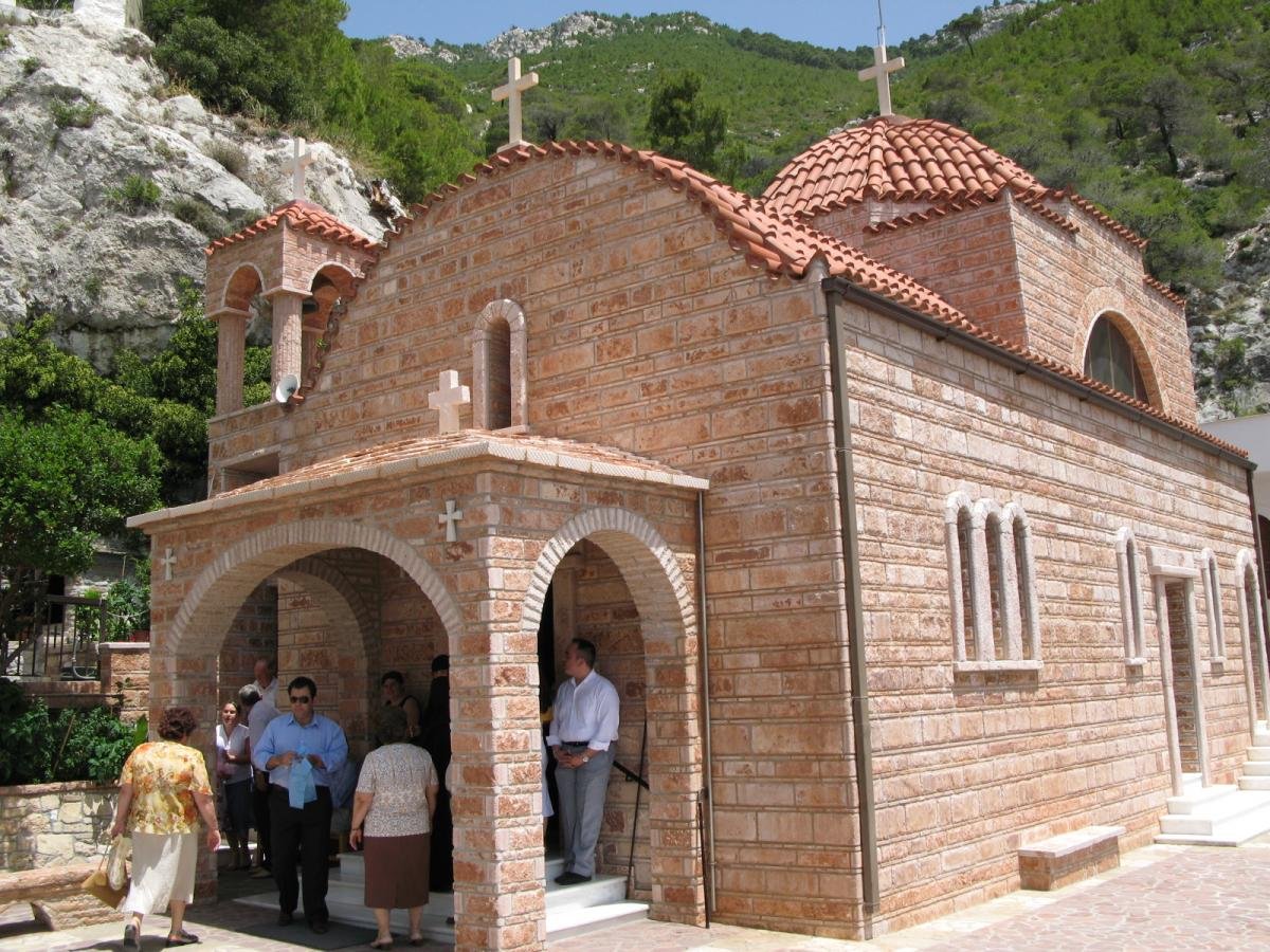  Bisericile din Grecia râmân închise de Paşte