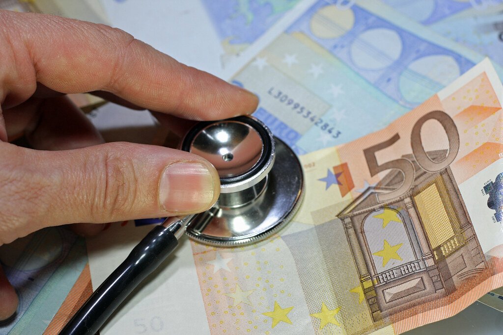  Iohannis a cerut Guvernului un bonus de 500 de euro pentru personalul medical
