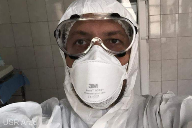  Un senator USR, de profesie medic, s-a întors la spital pentru a ajuta în pandemie