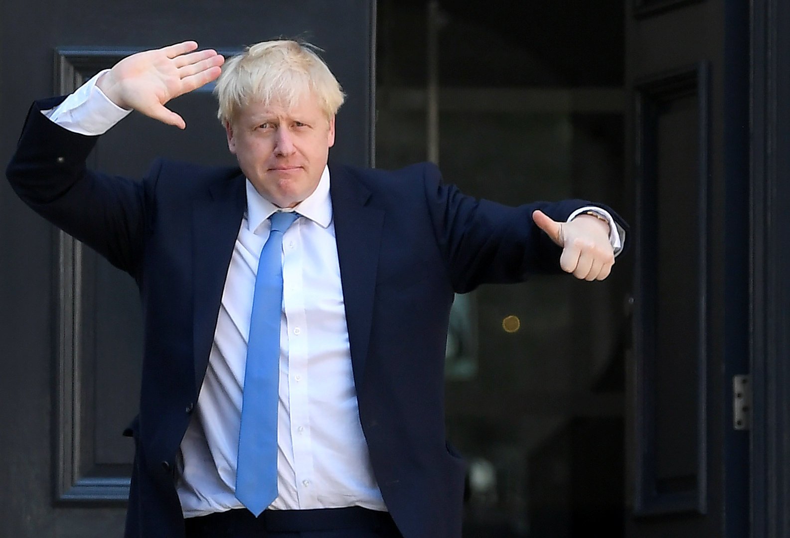  În ce stare este premierul britanic Boris Johnson, internat de o zi la terapie intensivă