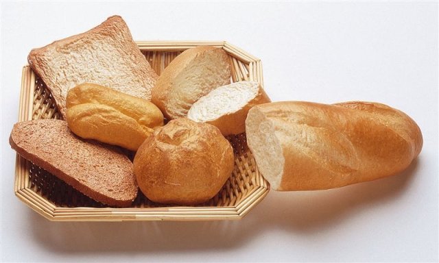  Adevarul despre painea din comert. Cate ingrediente are in realitate si cate E-uri