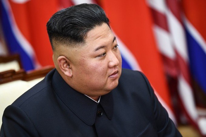  Kim Jong Un ar fi apărut în public pentru prima dată după 20 de zile de absenţă