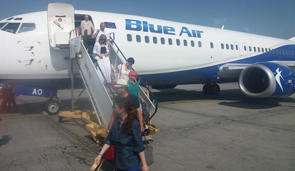  Blue Air reîncepe timid să zboare de la Iași. A ”tăiat” Barcelona și Verona de pe listă