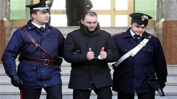  Anchetă în Italia: Mafioţi bogaţi primeau ajutoare sociale de la stat