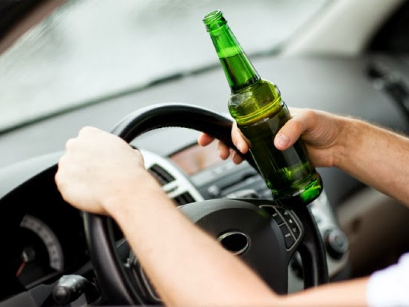  Răspunzi penal dacă lași o persoană băută să-ți conducă mașina? CCR a dat răspunsul