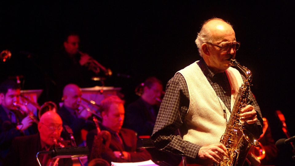  Lennie Niehaus, compozitor pentru filmele lui Clint Eastwood, a murit la vârsta de 90 de ani