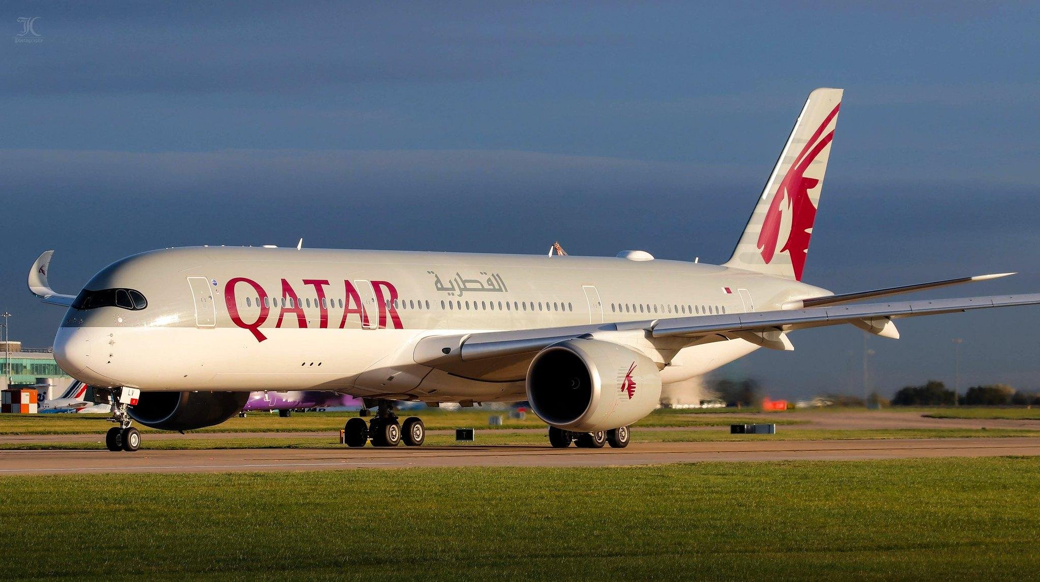  Grecia a prins 12 străini pozitivi veniți cu avionul Qatar la Atena