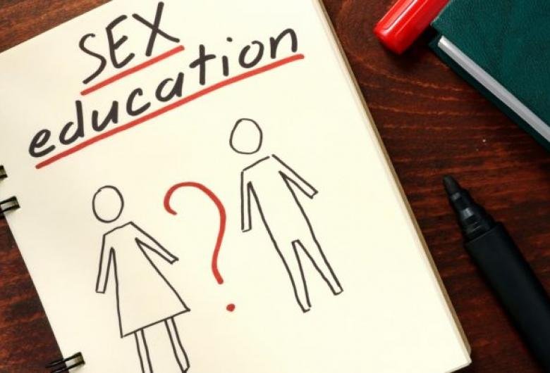  USR îi cere lui Iohannis să trimită la reexaminare modificarea legii referitoare la educaţia sexuală