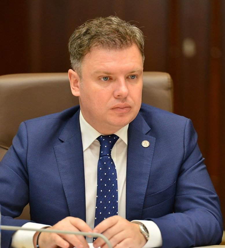  Deputatul Silviu Macovei solicită premierului Orban desecretizarea celor care raportează numărul de bolnavi COVID 19 (P)