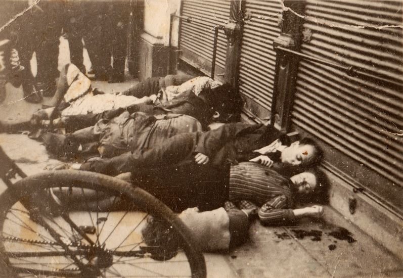  Adevărata poveste a celei mai cunoscute fotografii din timpul Pogromului de la Iași