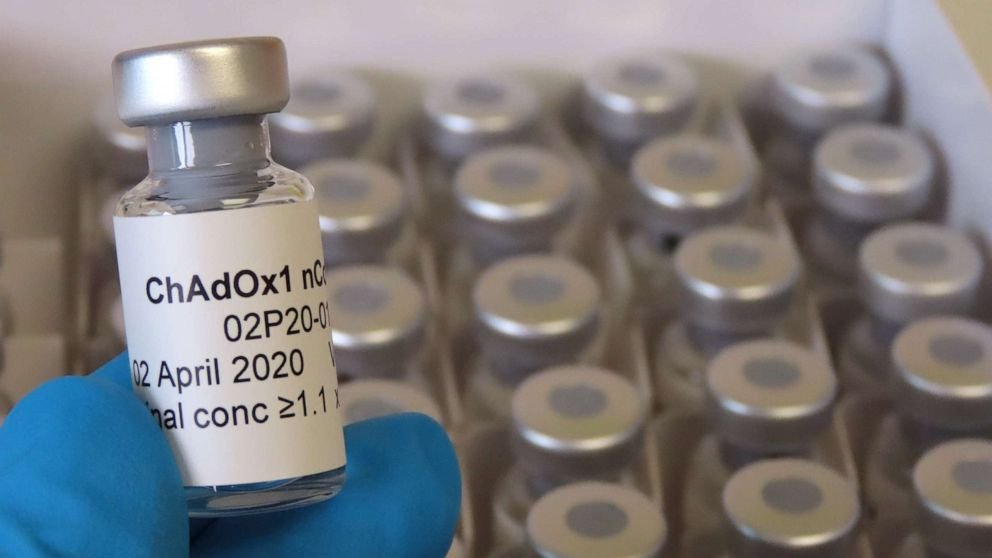  Surse: Joi ar putea fi anunțate vești bune privind vaccinul Oxford-AstraZeneca