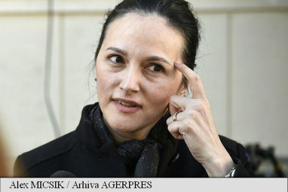  Mofturi de fost şef la DIICOT: Alina Bica vrea să facă puşcărie în Italia