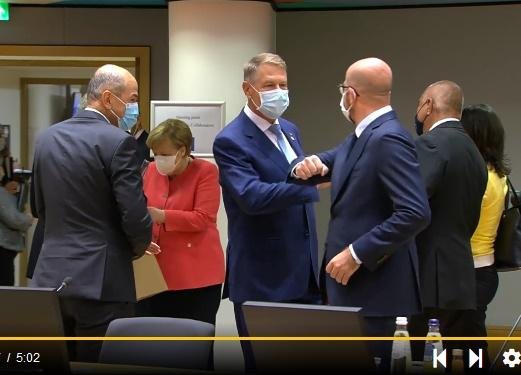  Cum se salută liderii europeni în vremea pandemiei