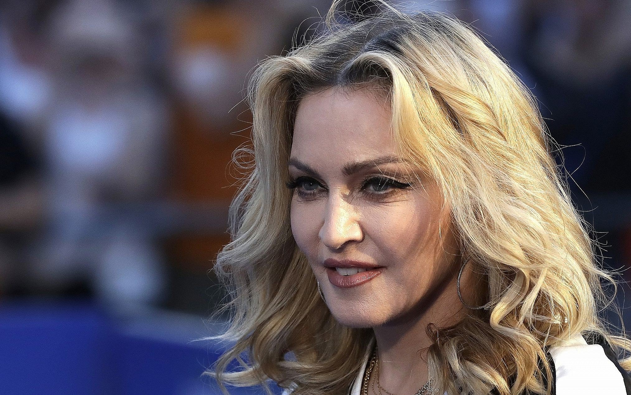 Madonna a dezvăluit că a fost amendată cu 1 milion de dolari pentru susţinerea drepturilor LGBTQ+