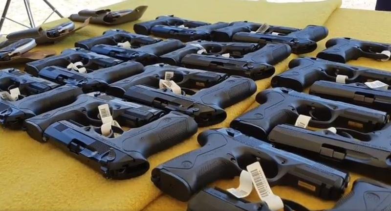 Toți polițiștii vor avea pistoale Beretta de ultimă generaţie asamblate în România