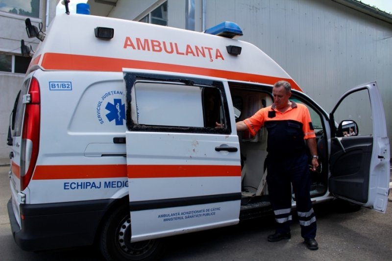  Echipaj de pe Ambulanță bătut la Hunedoara de rudele unui copil accidentat. Au intervenit polițiștii