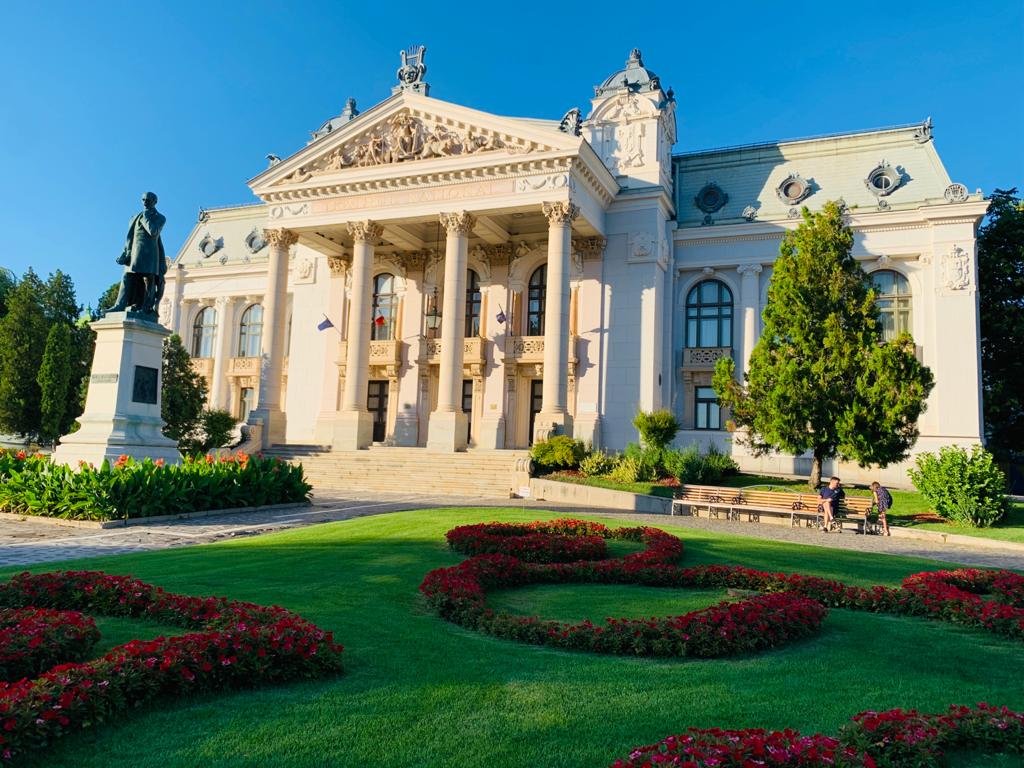  Știați că Teatrul Vasile Alecsandri a fost construit pe locul vechii primării a Iașului?