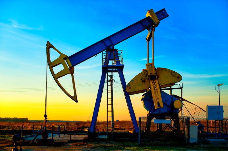  Preţul petrolului urcă în mod accelerat pe fondul creşterii cererii şi a deprecierii dolarului