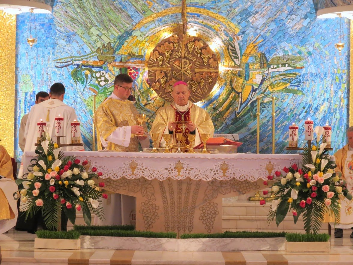  Astăzi, Liturghia crismei la Catedrala Catolică. COVID triază preoții participanți