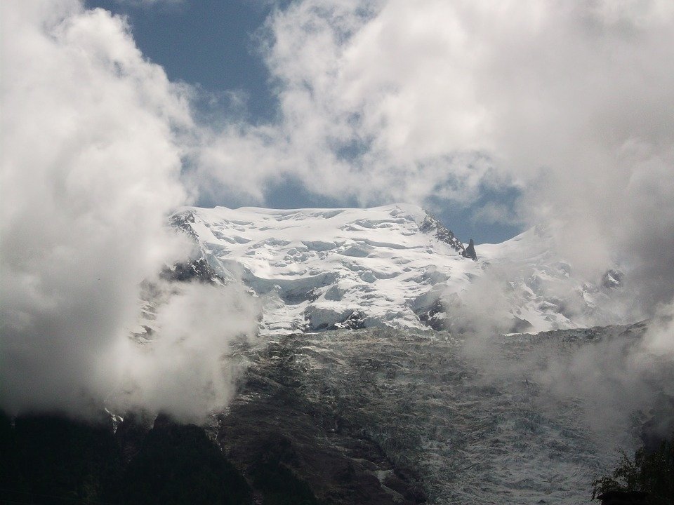  Un ghetar de pe Mont Blanc risca sa se prabuseasca din cauza temperaturilor ridicate