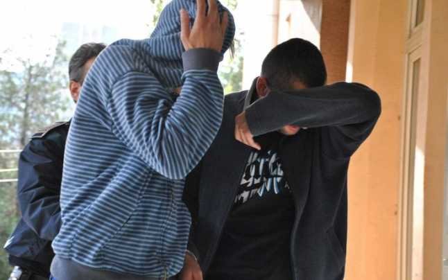  Trei tineri din Iaşi au fost reţinuţi după ce au tâlhărit şi şantajat un barbat de 29