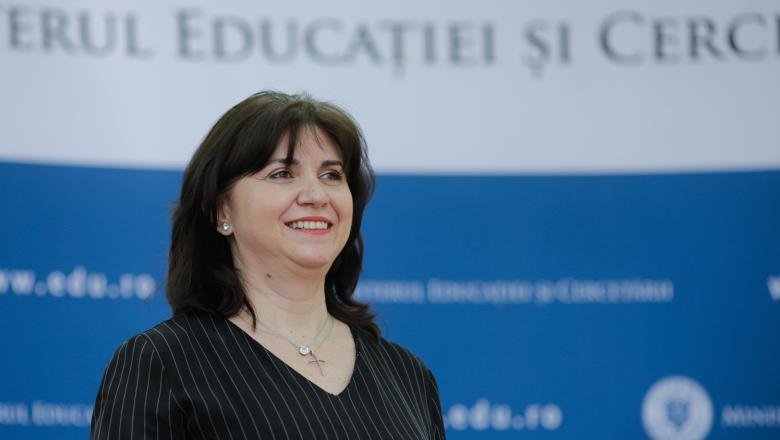 Monica Anisie anunţă că există în pregătire o ordonanţă de urgenţă care reglementează învăţământul online