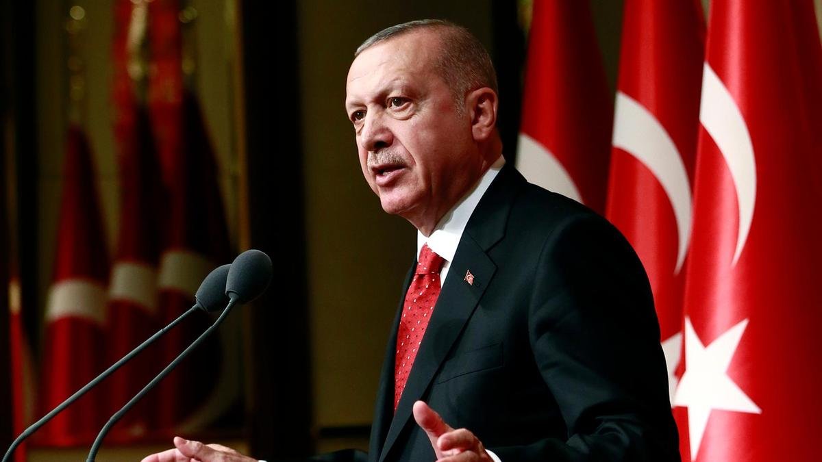  Erdogan îl acuză pe Macron de „colonialism” şi de „spectacol” în Liban